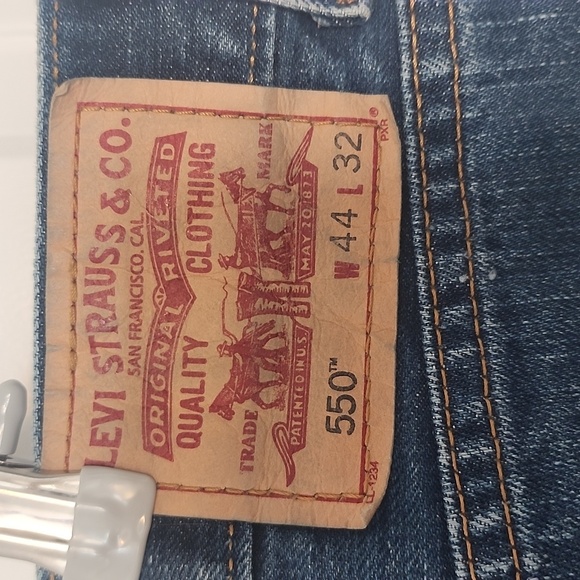 Levi's Relaxed Fit 550 Jeans Size 44W 32L - Picture 3 of 4